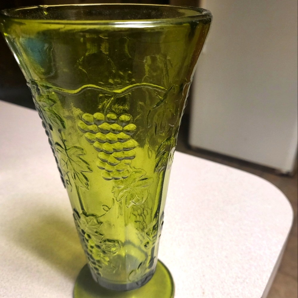Avocado green  Anchor Hocking pedistool Vase